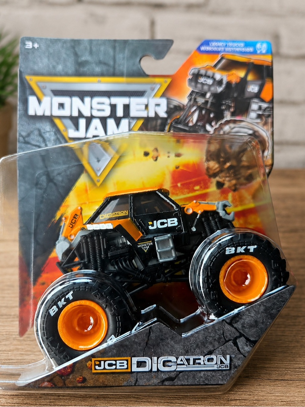 JCB Digatron 1:64
